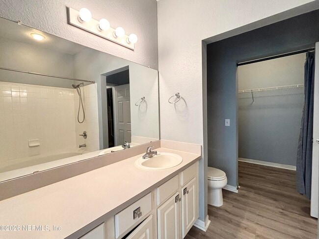 Building Photo - 13703 Richmond Park Dr N