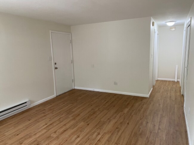 Building Photo - 513 S Coventry Dr