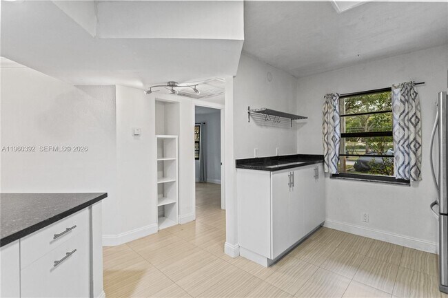 Building Photo - 10401 W Broward Blvd