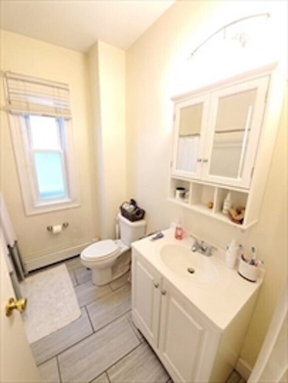 Building Photo - 517 E 3rd St