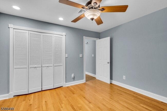 Building Photo - 7 Leahy Ct