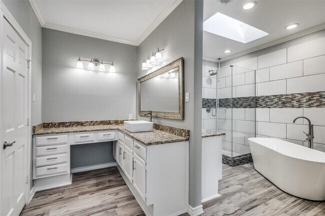 Building Photo - 458 Yacht Club Dr