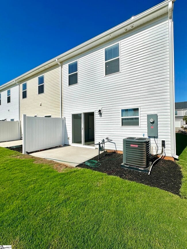 Building Photo - 120 Randwick Ln