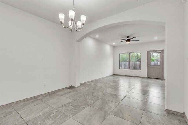 Building Photo - 204 Welland Dr