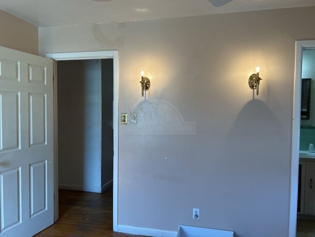 Building Photo - 1008 Goode Dr