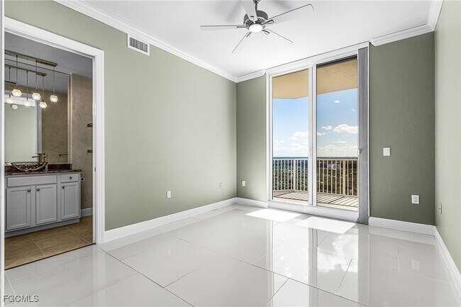 Building Photo - 2104 W First St