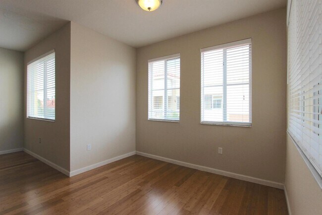 Building Photo - 11014 Legacy Dr