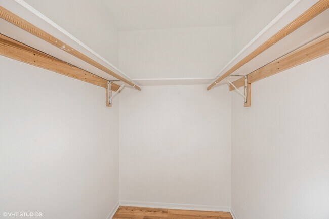 Building Photo - 1112 Castilian Ct