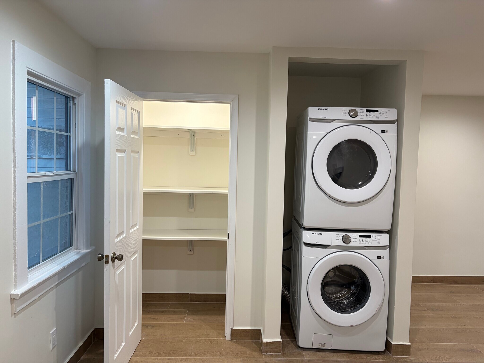 Washer and dryer - 14224 Friar St