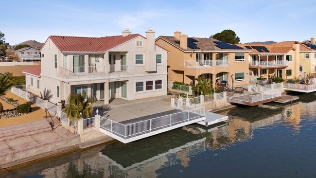 Primary Photo - 18075 Lakeview Dr