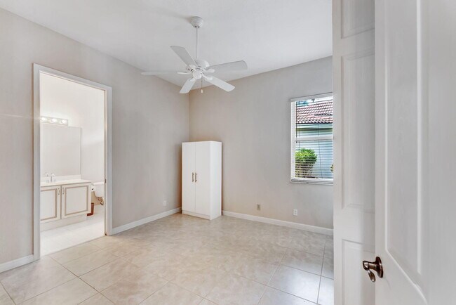 Building Photo - 8345 Pine Cay