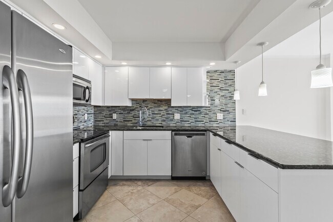 Building Photo - 2801 NE 183rd St