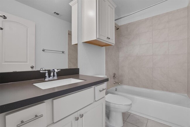 Building Photo - 5049 Veranda Ter