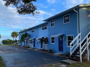 Building Photo - 4220 NE Indian River Dr