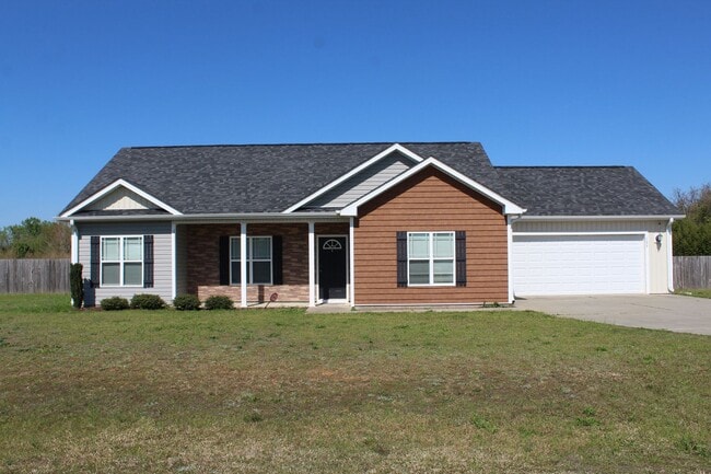 Primary Photo - 107 Kenison Way