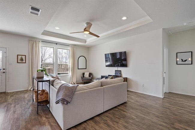 Building Photo - 124 Northern Harrier Ct