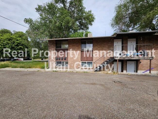 Building Photo - 2 Bedroom Unit In Springville