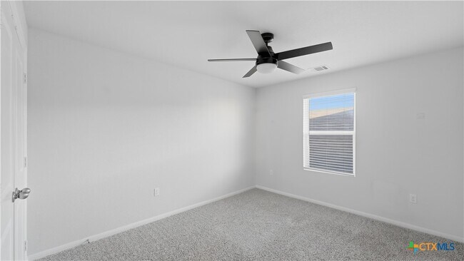 Building Photo - 324 Kenai Dr