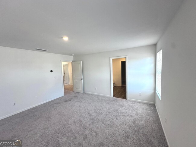 Building Photo - 536 Pemberton St