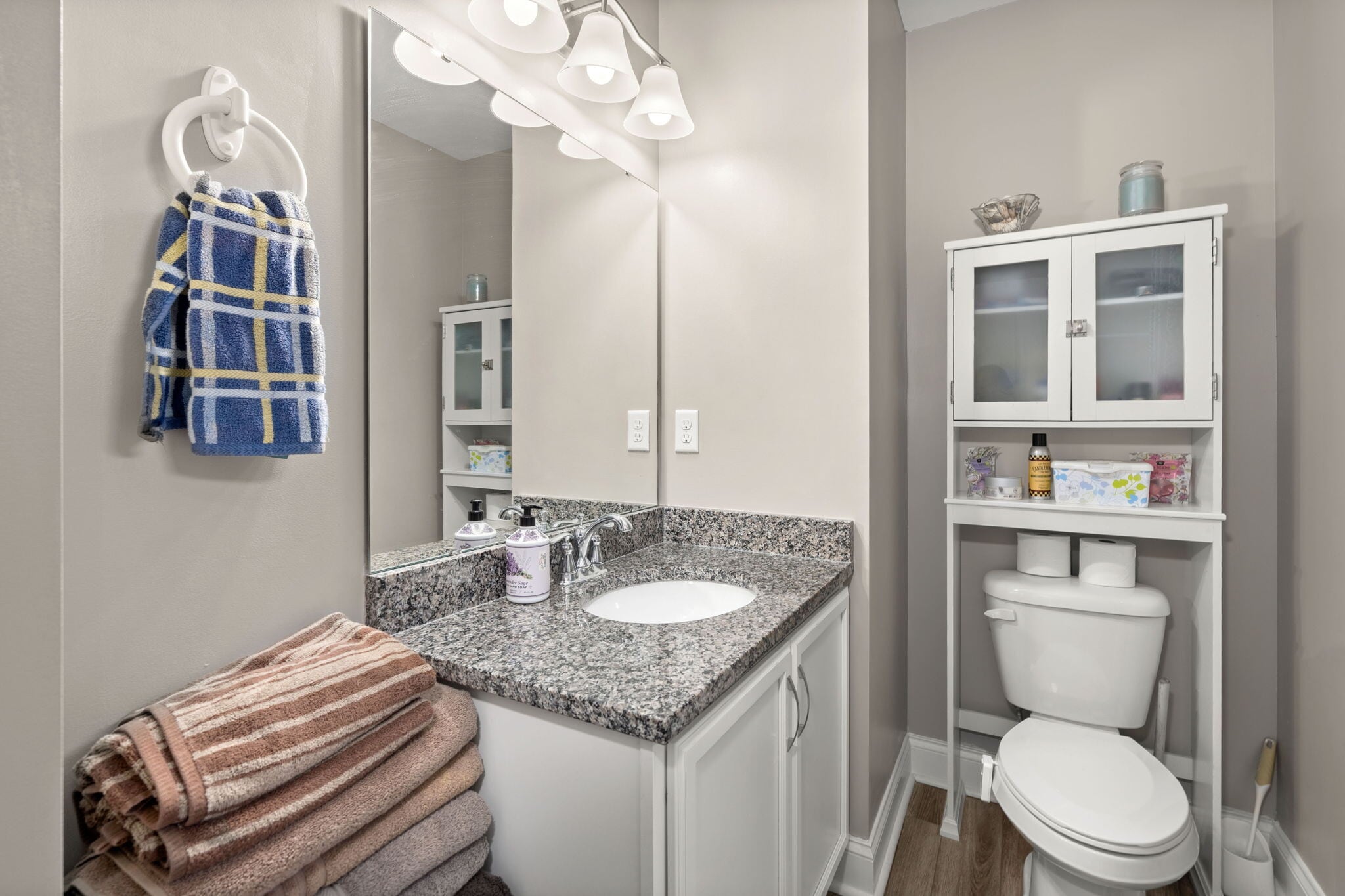 Building Photo - 65 Folly Road Blvd