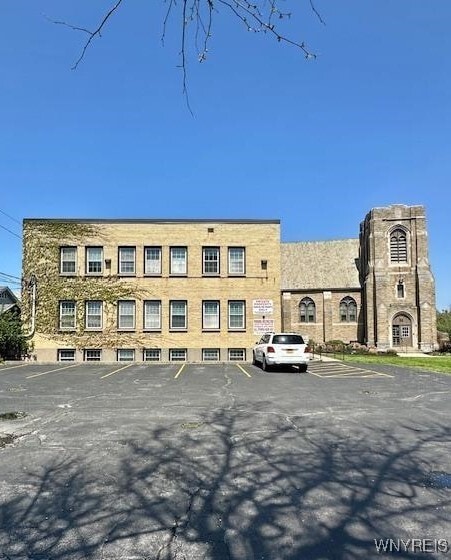 Building Photo - 700 Parkside Ave
