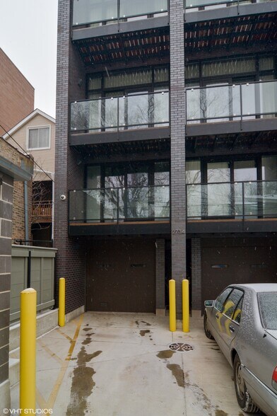 Building Photo - 2734 N Lincoln Ave