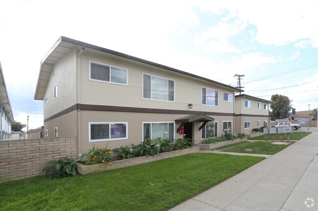 Primary Photo - Alvin Apartments