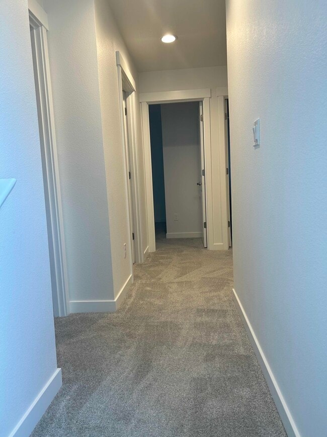 Building Photo - 5059 NW Stardown Dr