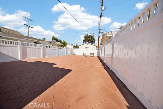 Building Photo - 327 Vine St