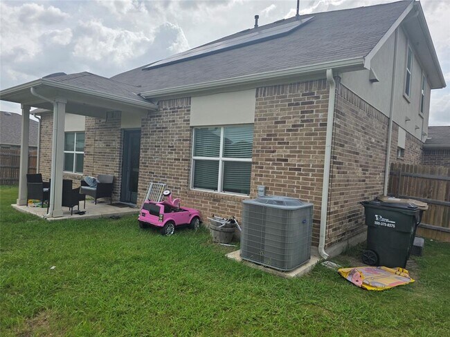 Building Photo - 133 Kramer St