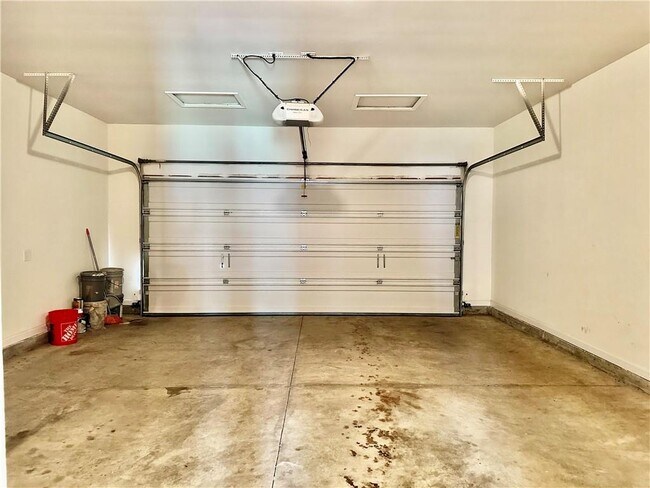 Building Photo - 3363 Willow Meadow Ln