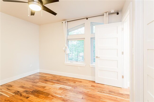 Building Photo - 2509 Del Curto Rd