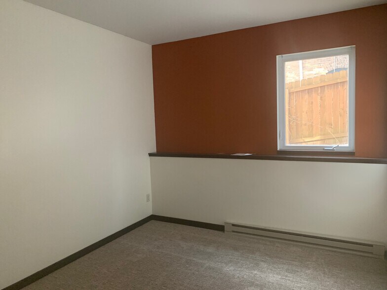 Unit 1 bedroom 2 - 14 W 5th St