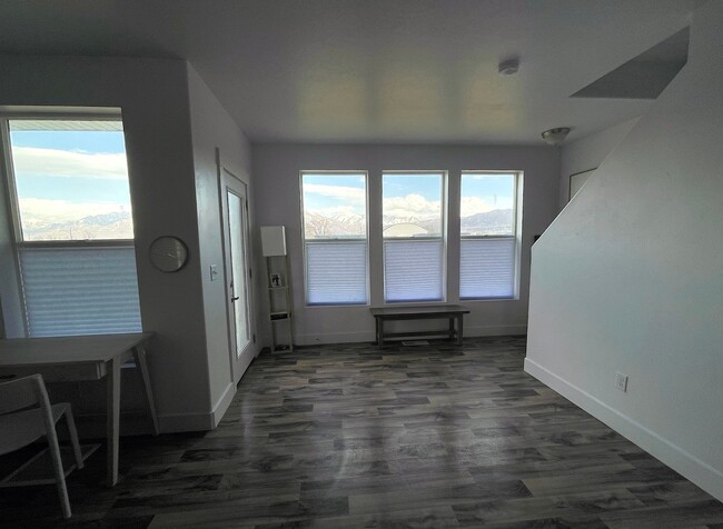 Building Photo - 1766 W Dalmeny Way