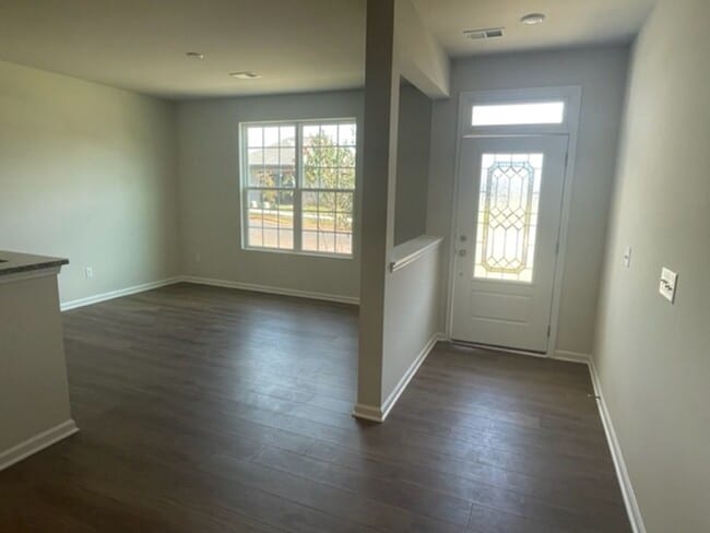 Building Photo - !!! Coming Soon!!! Stunning Townhome for Lease! Available 4/5/26