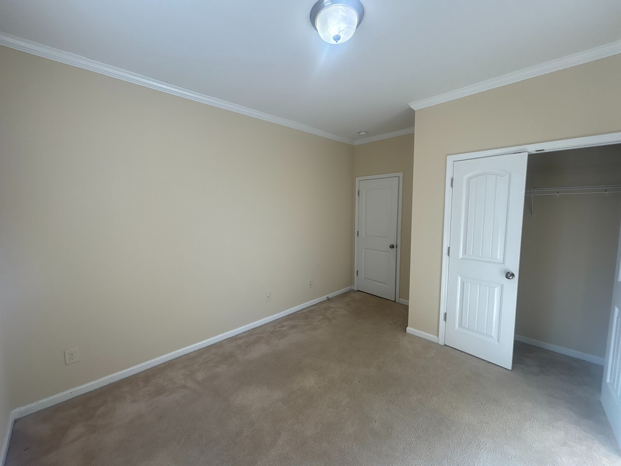 Building Photo - Room in House on Brintons Cottage St