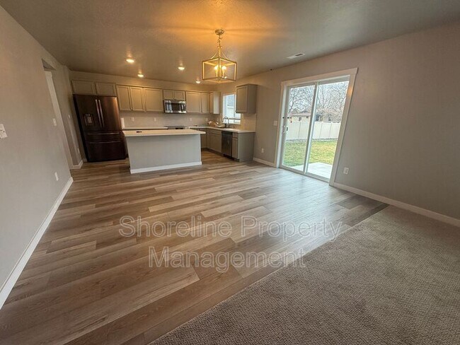 Building Photo - 973 S Nautilus Ave