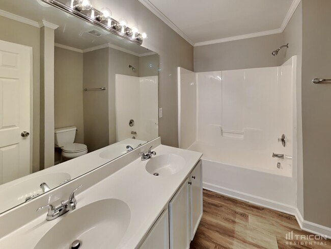 Building Photo - 1628 Poplar Shadow Dr