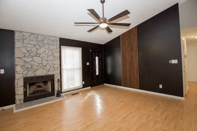 Building Photo - Charming 3 Bedroom Home in Pinehurst with ...