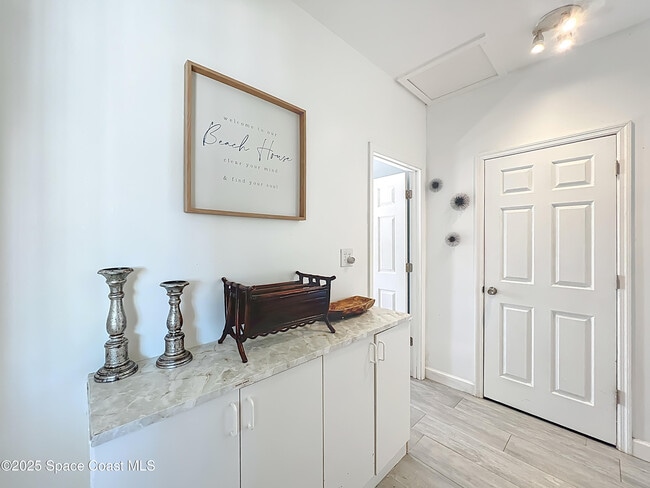 Building Photo - 113 SE 1st St