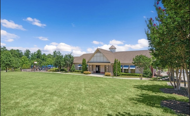 Building Photo - Spacious 3-Bedroom/3.5 Bathroom End-Unit T...