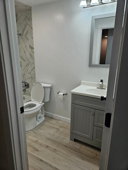 Building Photo - 530 S 400 E