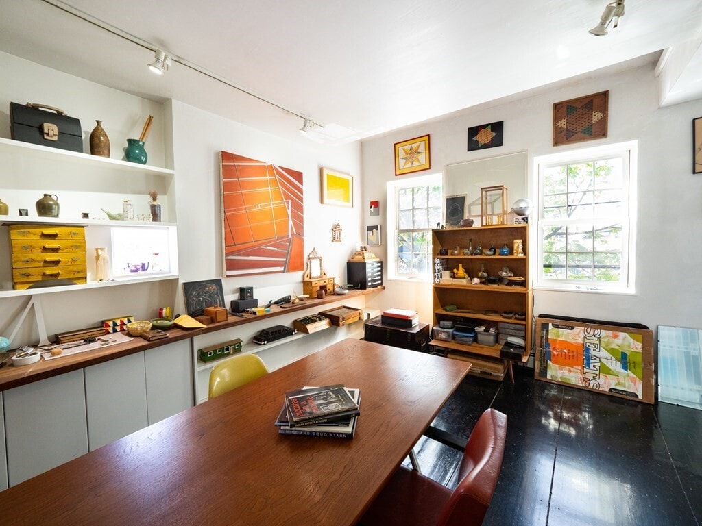 Building Photo - 214 3rd St