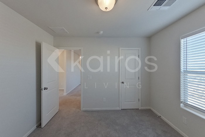 Building Photo - 3578 Koval Dr