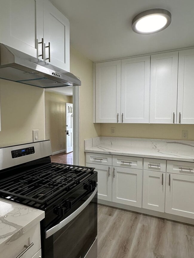 Building Photo - 317 Richfield Ave