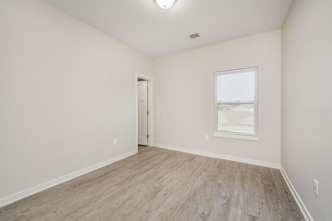 Building Photo - 3419 W 45th St S