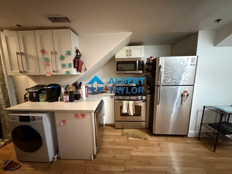 Building Photo - 243 Northampton St