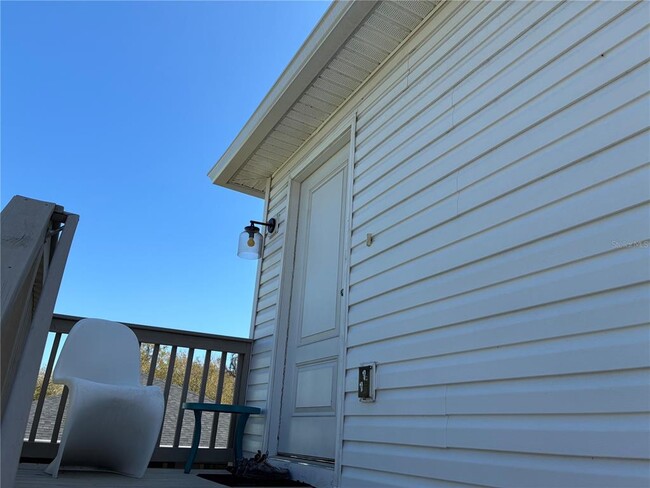 Building Photo - 2651 Bayside Dr S