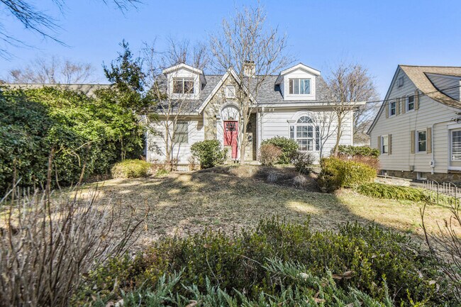 Building Photo - 4415 Bradley Ln