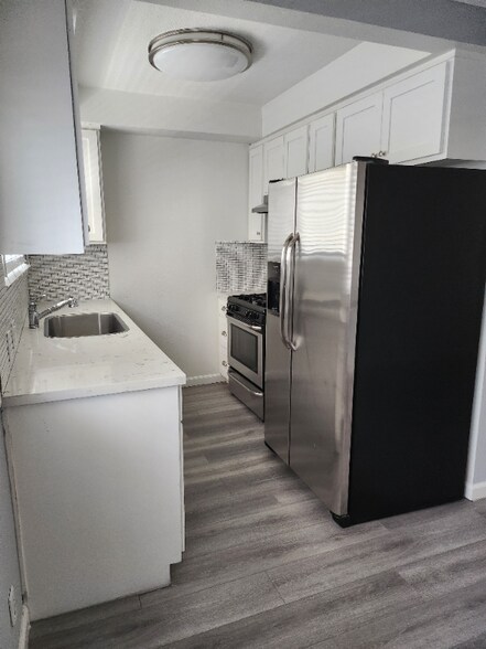 Building Photo - 1824 N Gramercy Pl